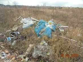2020.03.03 - Dzikie wysypisko śmieci przy ul. Gajowej